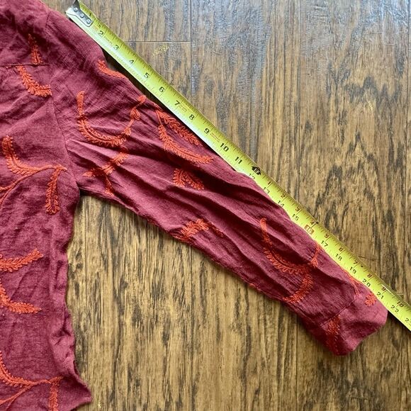 Fig & Flower Top Anthropologie Button Down Shirt Red Embroidery Size Medium - Picture 5 of 10